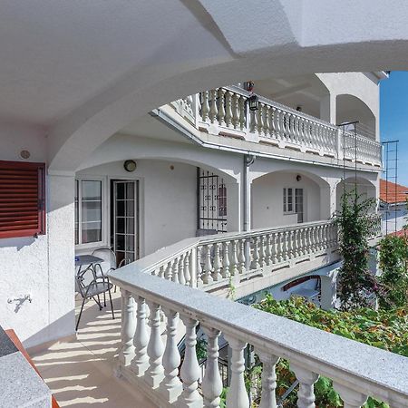 Nice apartment in Crikvenica with 1 Bedrooms&WiFi Buitenkant foto