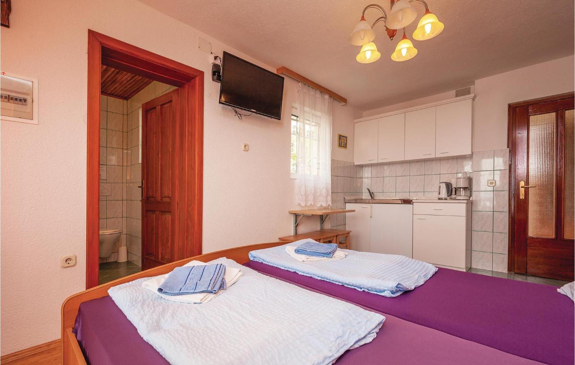 Nice apartment in Crikvenica with 1 Bedrooms&WiFi Buitenkant foto
