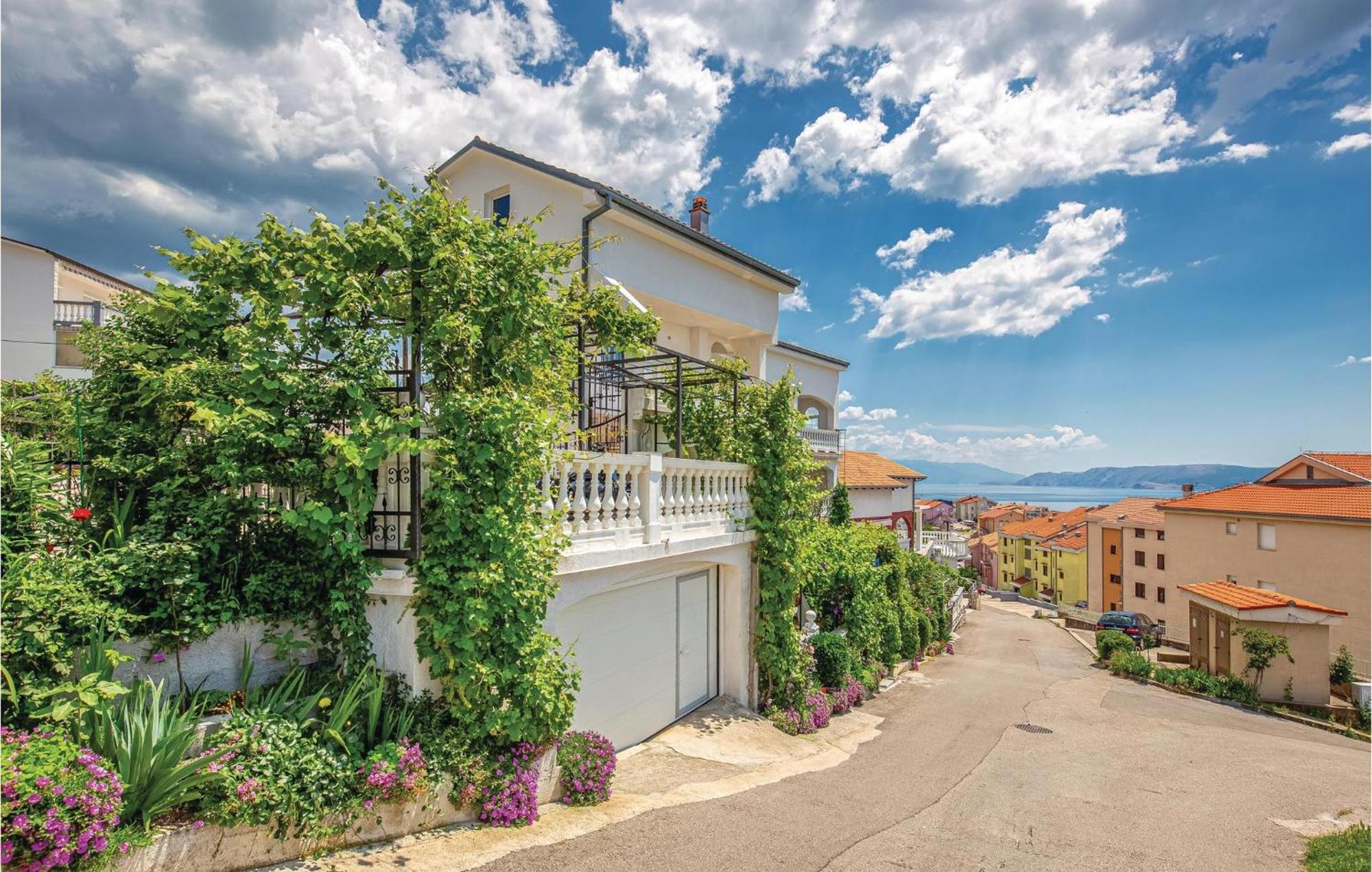 Nice apartment in Crikvenica with 1 Bedrooms&WiFi Buitenkant foto