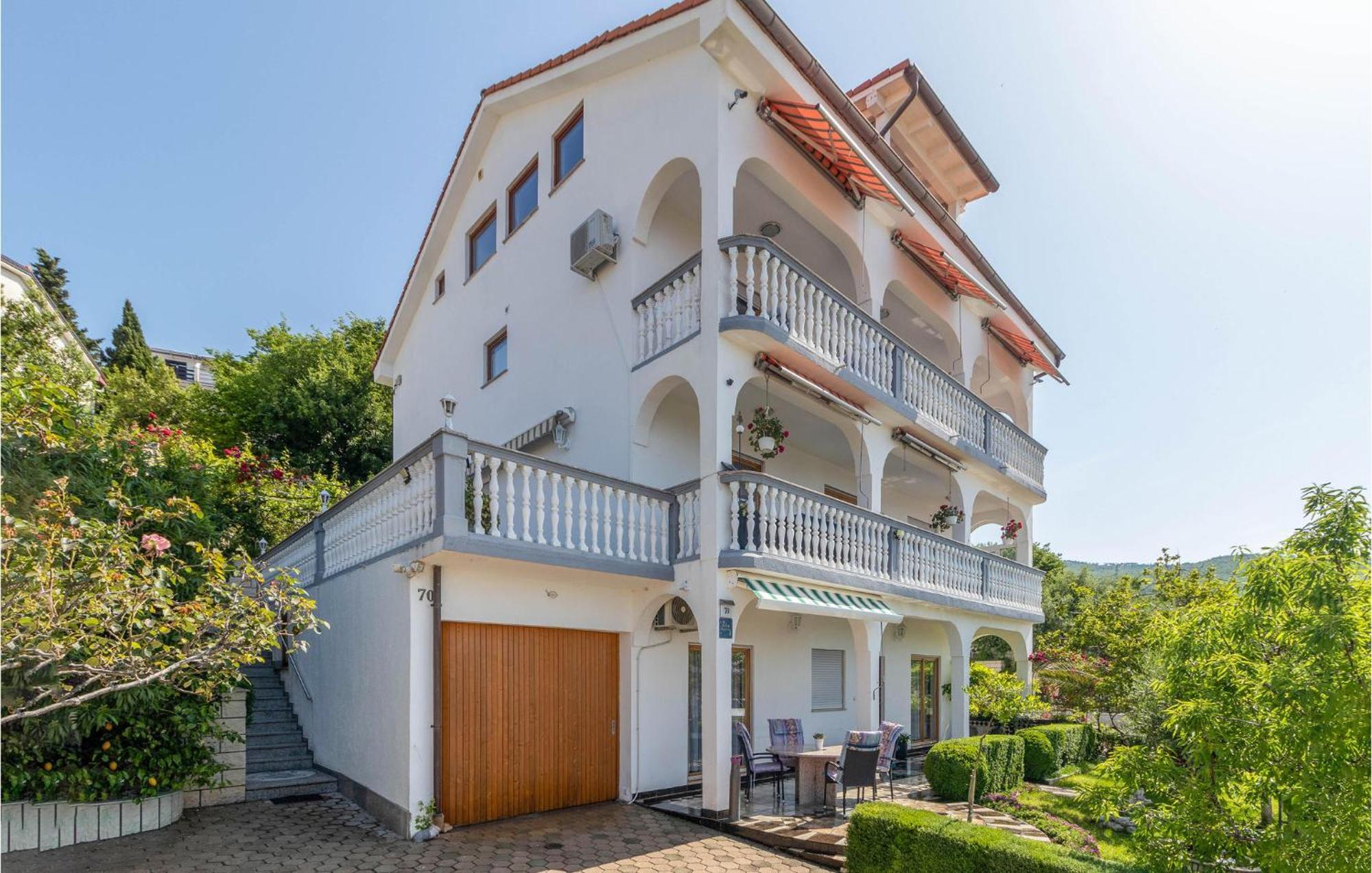 Nice apartment in Crikvenica with 1 Bedrooms&WiFi Buitenkant foto