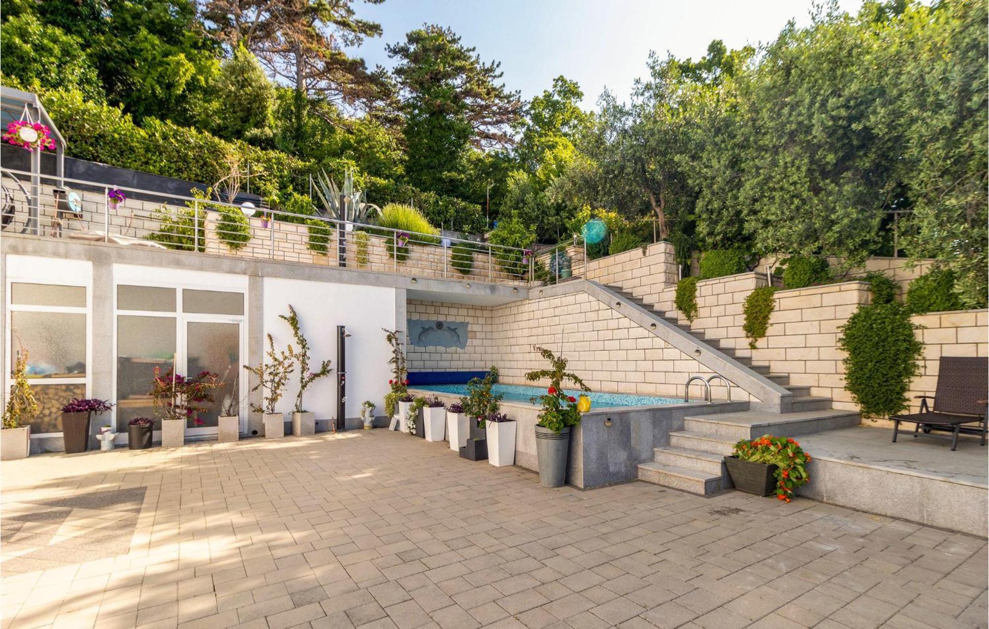 Nice apartment in Crikvenica with 1 Bedrooms&WiFi Buitenkant foto