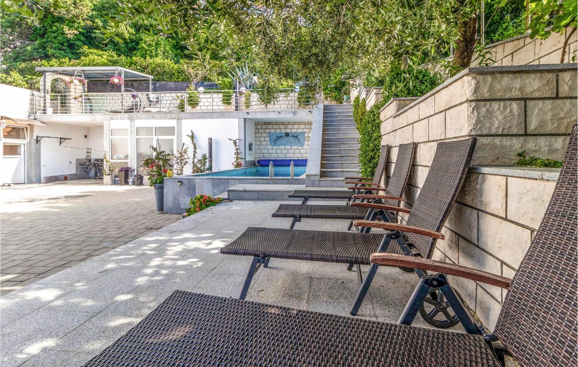 Nice apartment in Crikvenica with 1 Bedrooms&WiFi Buitenkant foto