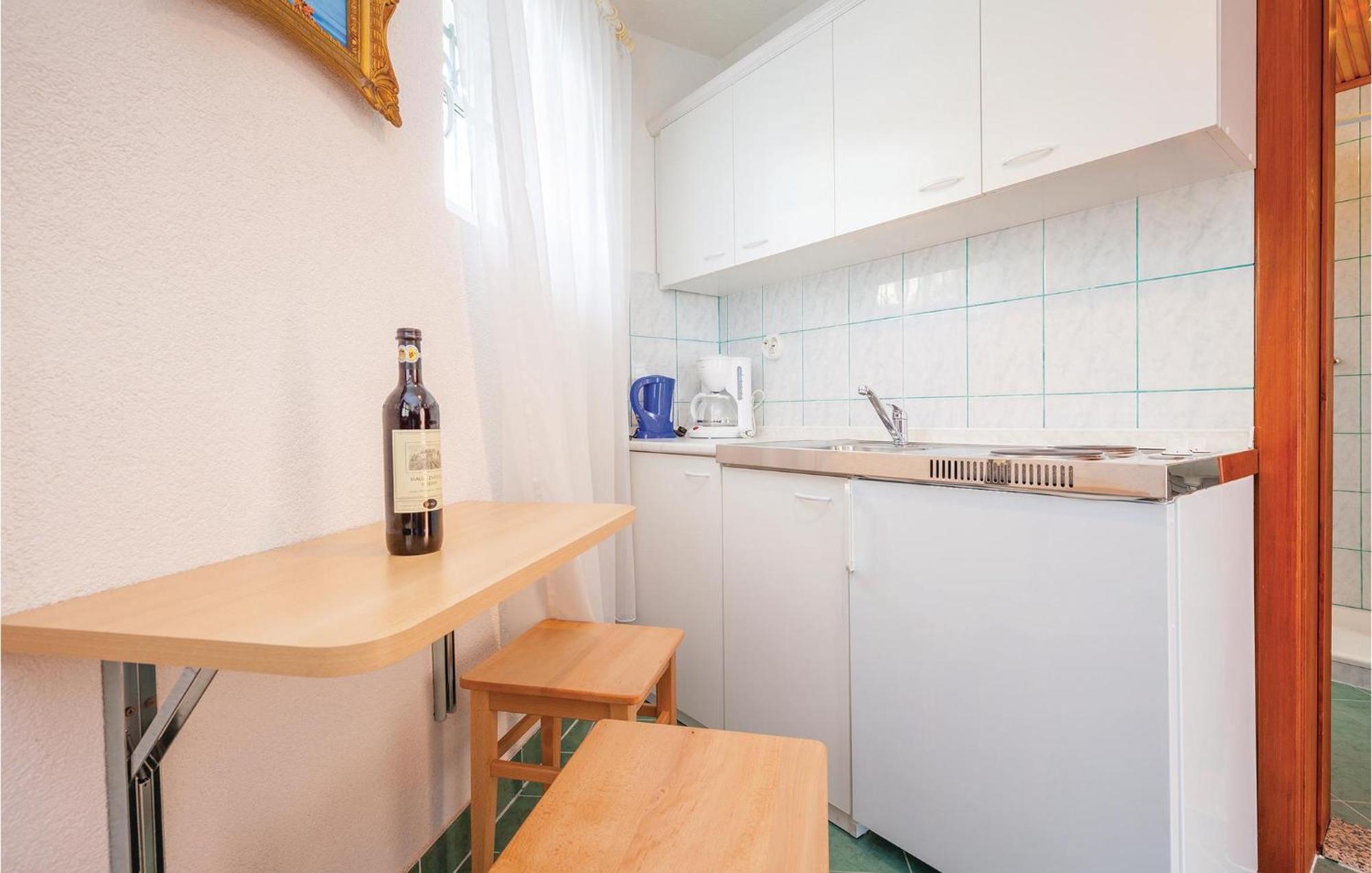 Nice apartment in Crikvenica with 1 Bedrooms&WiFi Buitenkant foto